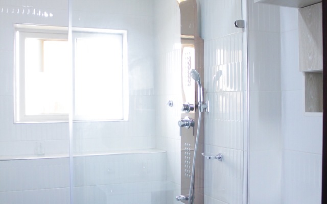 Earl Heights Suites Hotel