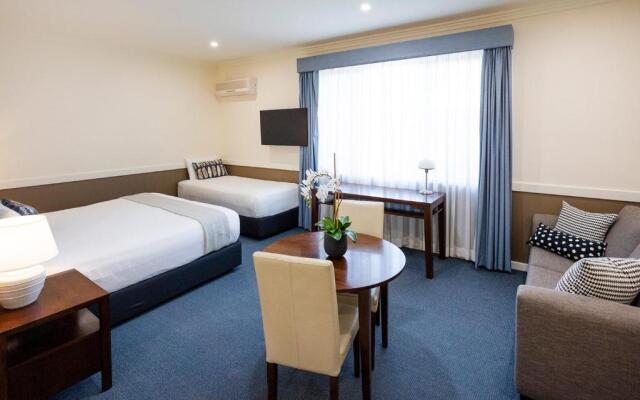 Hawkesbury Race Club Motel
