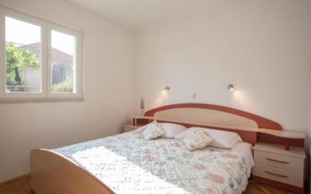 Apartments Frano Jr by the Sea