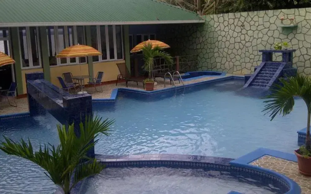 Hotel y Restaurante Ribiera del Lago Peten Itza