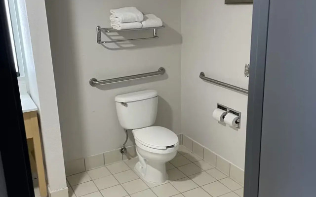 Quality Inn Spring Valley - Nanuet