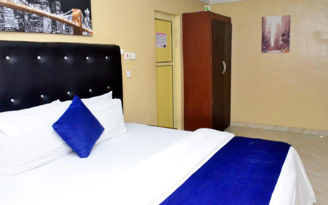 Stunning 3 Bedroom Apartments,Lekki Phase 2 & Hotels in Awoyaya