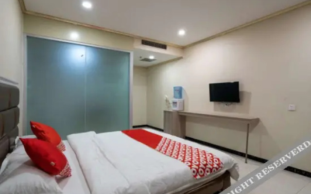 Oyo Heze Palace Hotel (Caozhou Peony Garden Store)