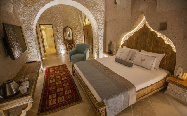 Nino Cave Suites