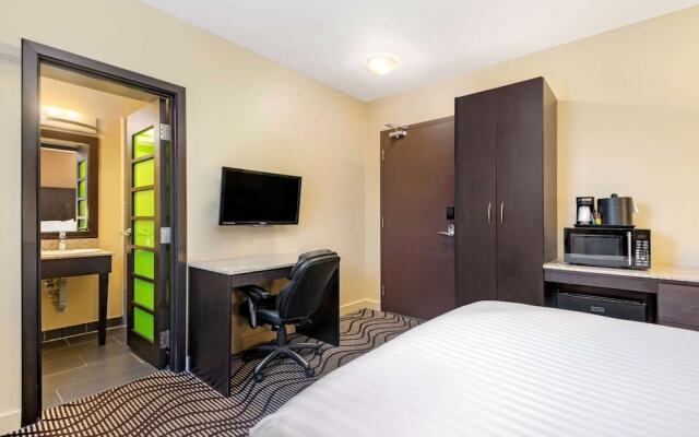 La Quinta Inn & Suites Oshawa