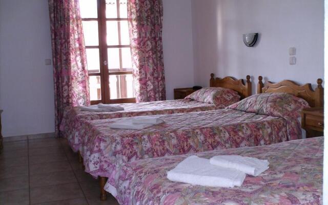 Koukounaries Beach Hotel