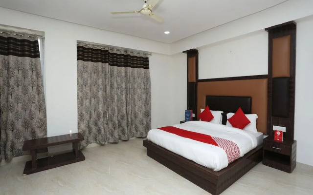 Capital O 22956 Hotel Grand Residency
