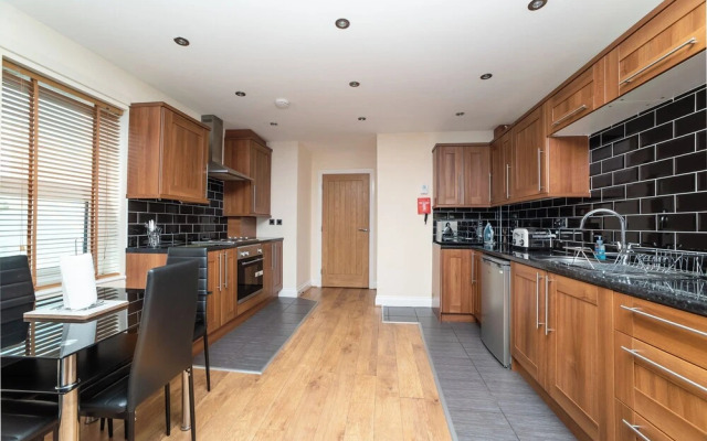 2 Bedroom Apartment 4 Guests