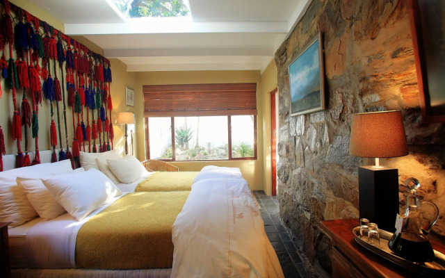 Moontide Guest Lodge