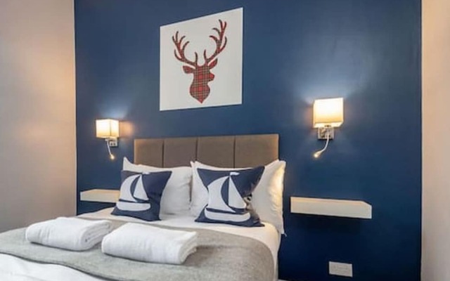 Market Street Apartment Sleeps 6