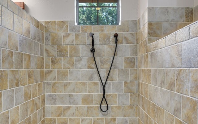 18616 Leander - 4 Br Home