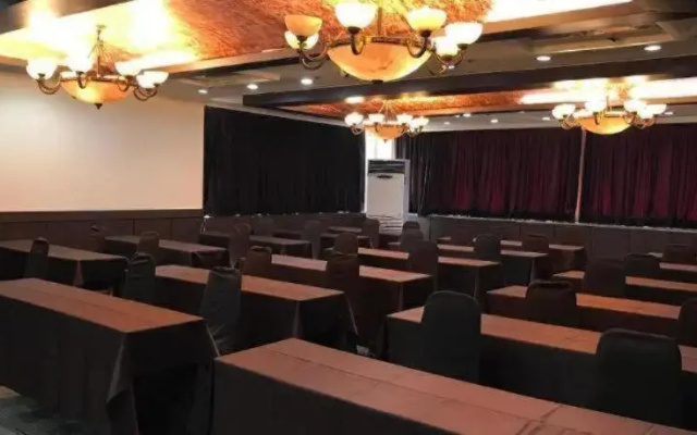 Lake Hills Hotel Songnisan