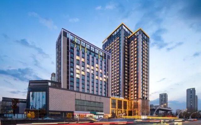 Lavande Hotel (LiaoYang City Center)