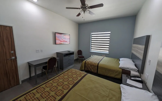 Texas Bungalows Hotel & Hotel Que at  i35 Austin Pflugerville