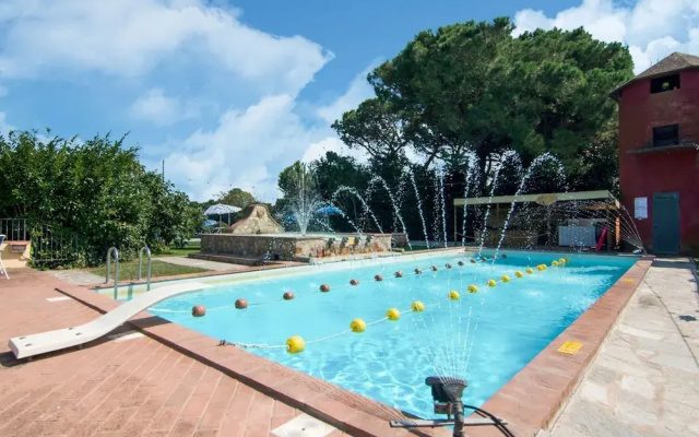 Farmhouse by Lake Trasimeno With Pool