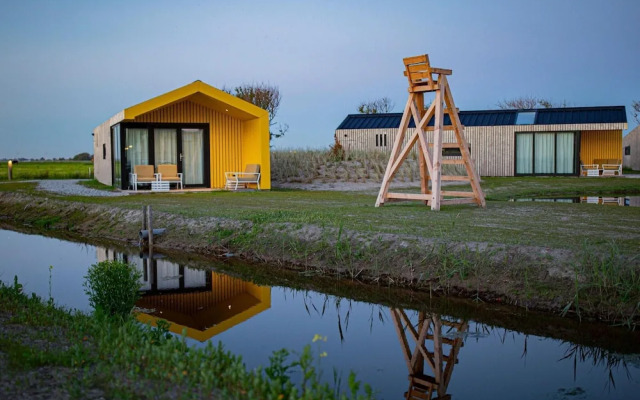 Comfortable Lodge Near sea at 500m
