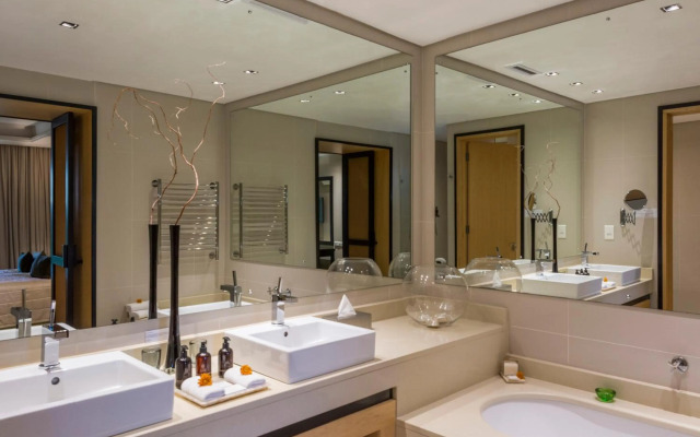 No5 Boutique Art Hotel by Mantis