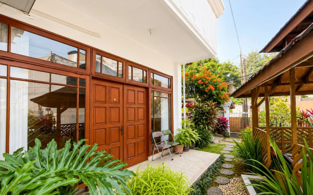 Cozy Homestay Syariah Mitra RedDoorz Bandung – Outside – Bandung