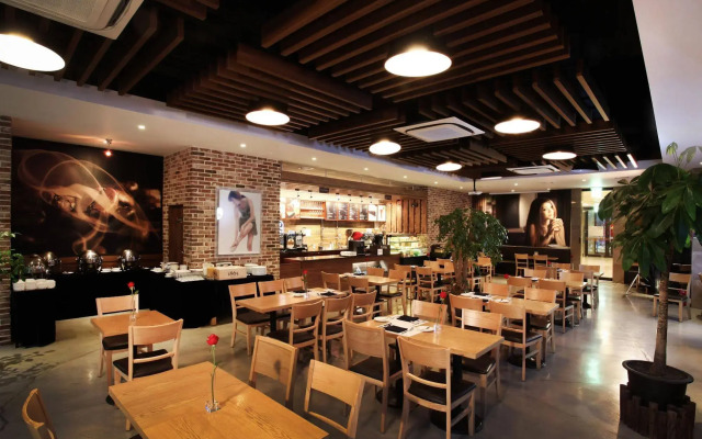 Travelodge Myeongdong City Hall