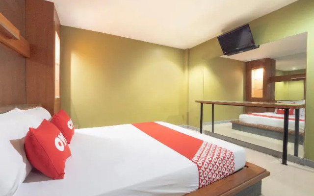 Chonburi Hotel by OYO Rooms