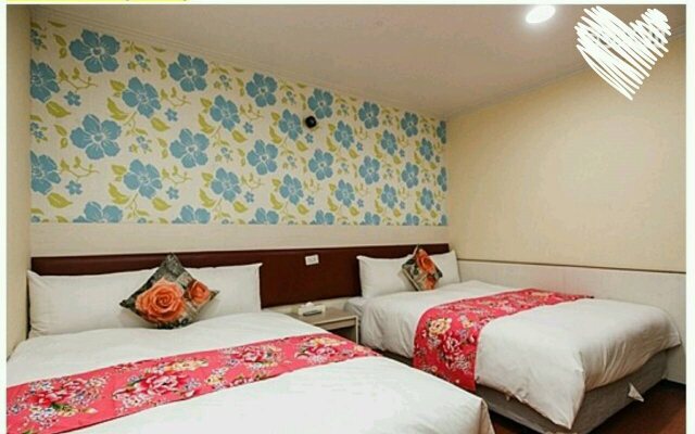 Happy Holiday Hotel