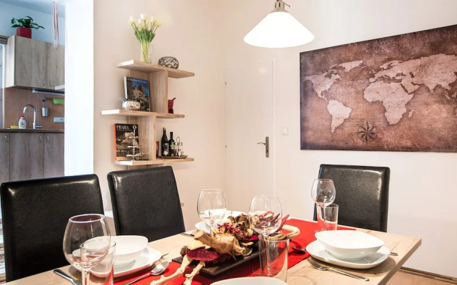2 Bedroom Home near Prague Castle