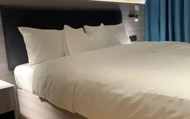 Mooncity Hotel & Boardinghouse