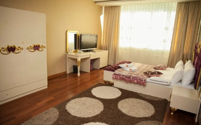 Golden Shine Hotel