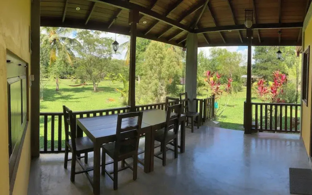 Villa de Lagoon View