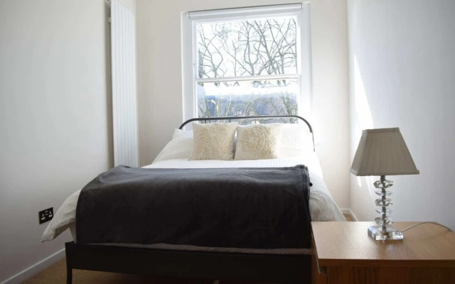2 Bedroom Flat Near Notting Hill