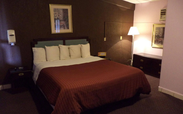 Hotel Villas de Santiago Inn