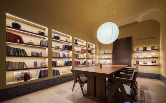 Atour Hotel Dalian Hongxinghai Coastal Highway