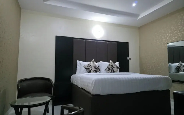 Ivotel Luxury Hotel