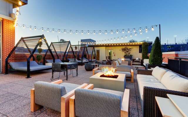 The Chattanoogan Hotel, Curio Collection by Hilton