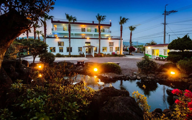 Jeju Olleh Windmill Pension and Guesthouse