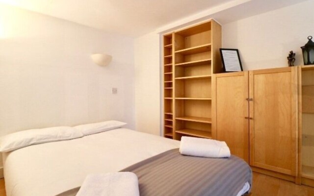 HFS Studio Next To Hydepark L15
