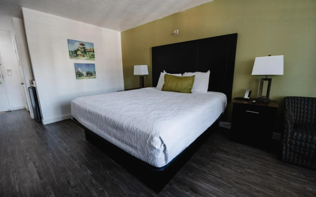 Old Town Western Inn & Suites