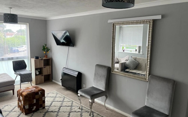 Enfield City Apartment Retreat