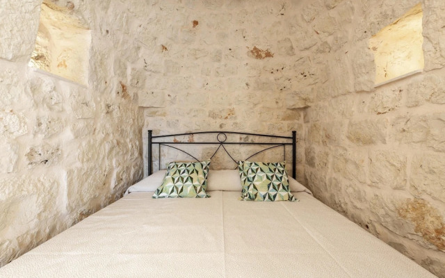 3360 Trulli Pangi by Perle di Puglia