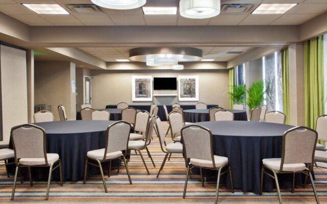 Holiday Inn Express Atlanta Galleria - Ballpark Area by IHG