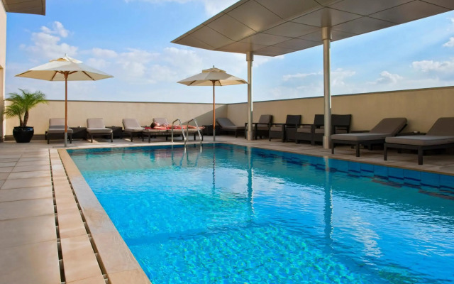 Centro Al Manhal by Rotana