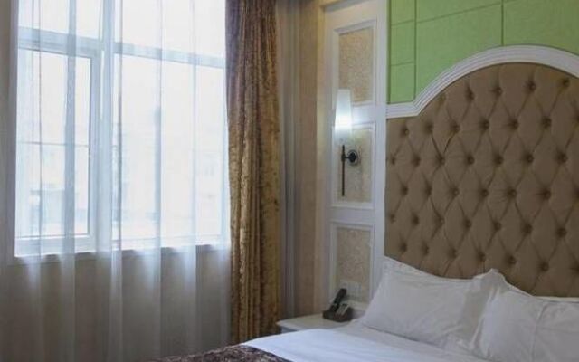 Wuhan Rome Holiday Hotel