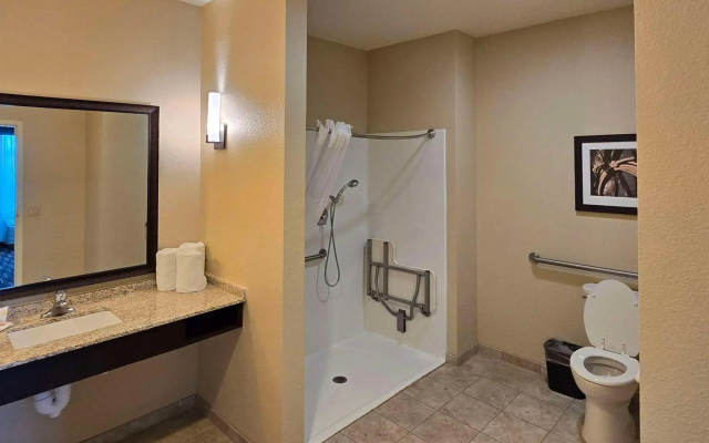 Comfort Inn & Suites