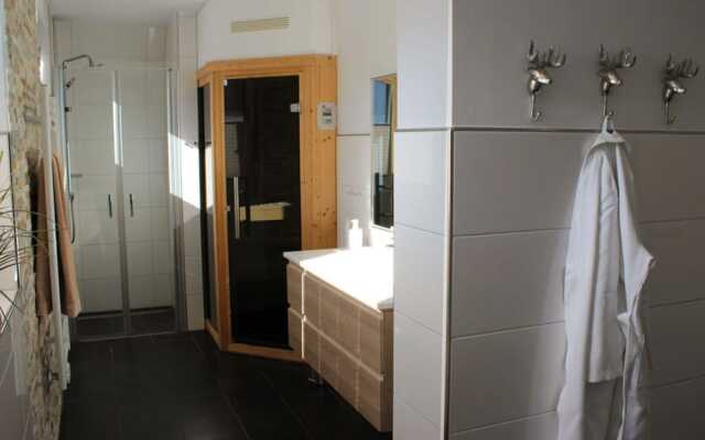 Haus Seeblick Modern Retreat