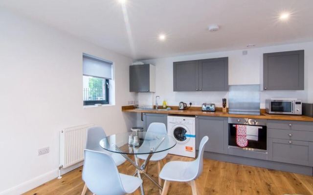 Stunning 2bed Flat in Bond House