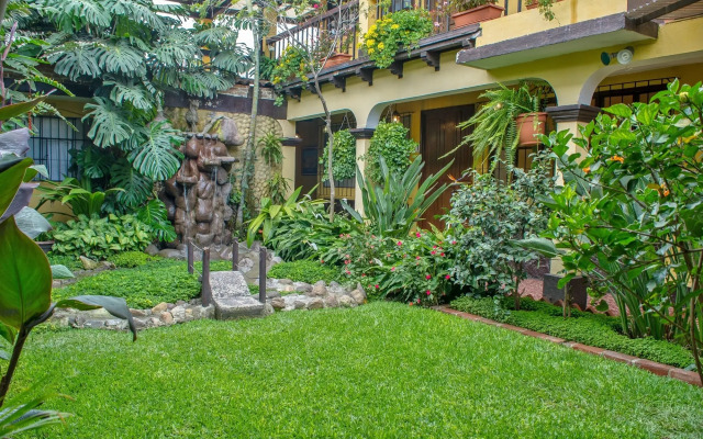 Las Camelias Inn