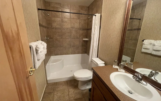 Elkwater Lake Lodge and Resort