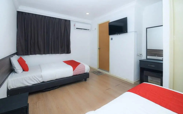 River Inn by OYO Rooms