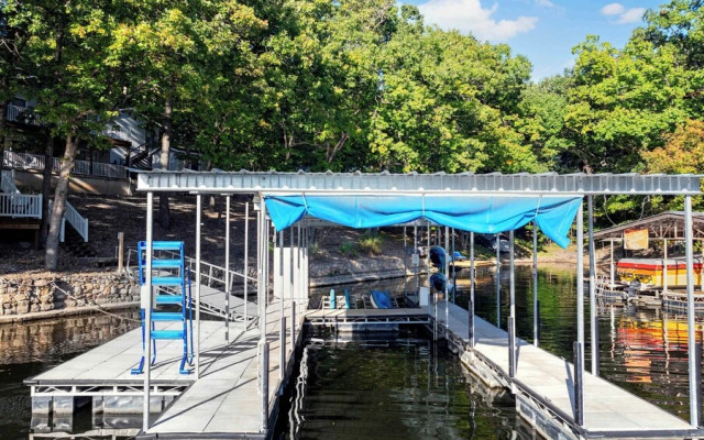 Lakation at the Waters Edge