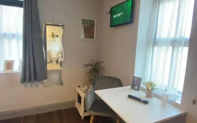 Pier House Room 1